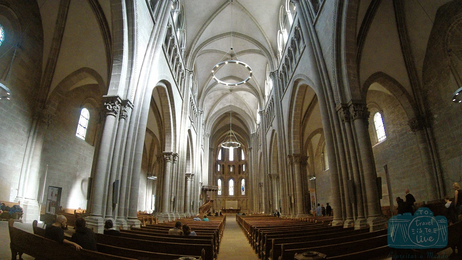 Interior da Catedral de Genebra.
