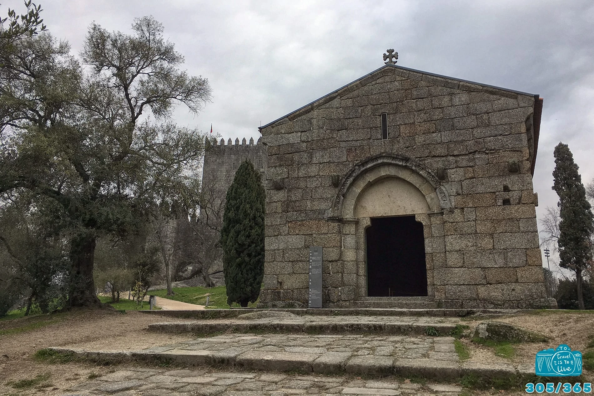 Capela S. Miguel do Castelo em Guimarães