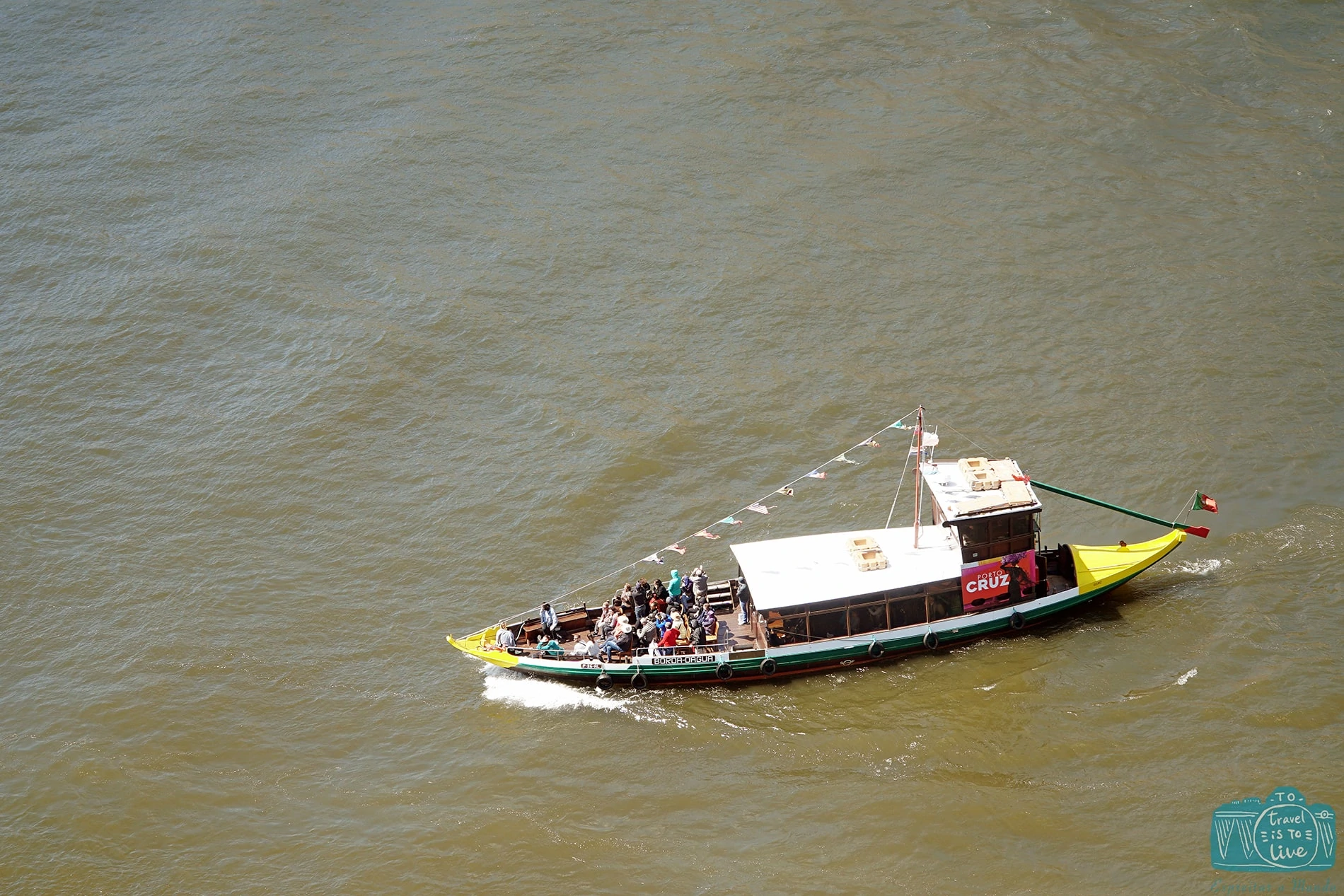 barco rebelo na rio douro
