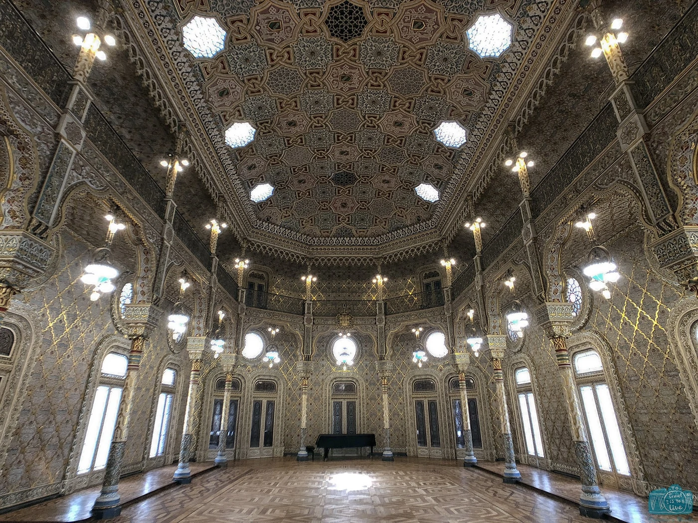 Salão Árabe do Palácio da Bolsa na cidade do Porto