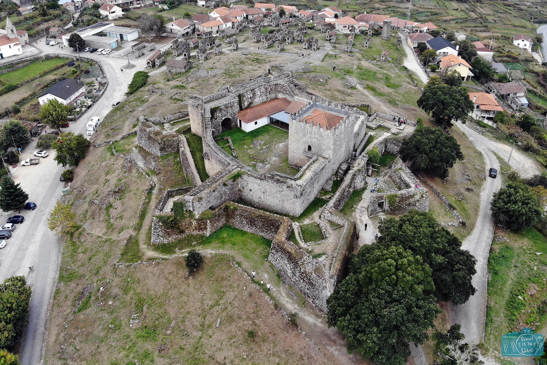 Castelo medieval da Aldeia de Lindoso