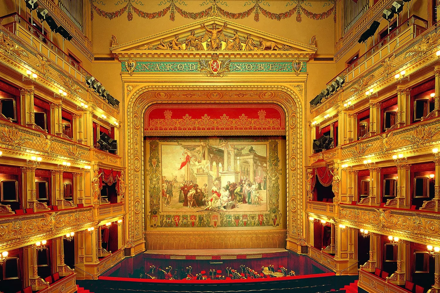 Tela do Teatro Nacional de Praga
