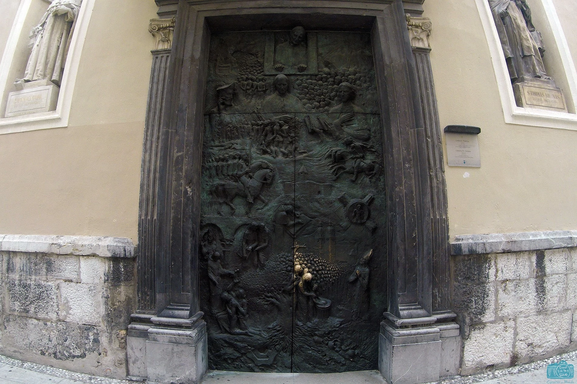 Porta da Catedral de Liubliana
