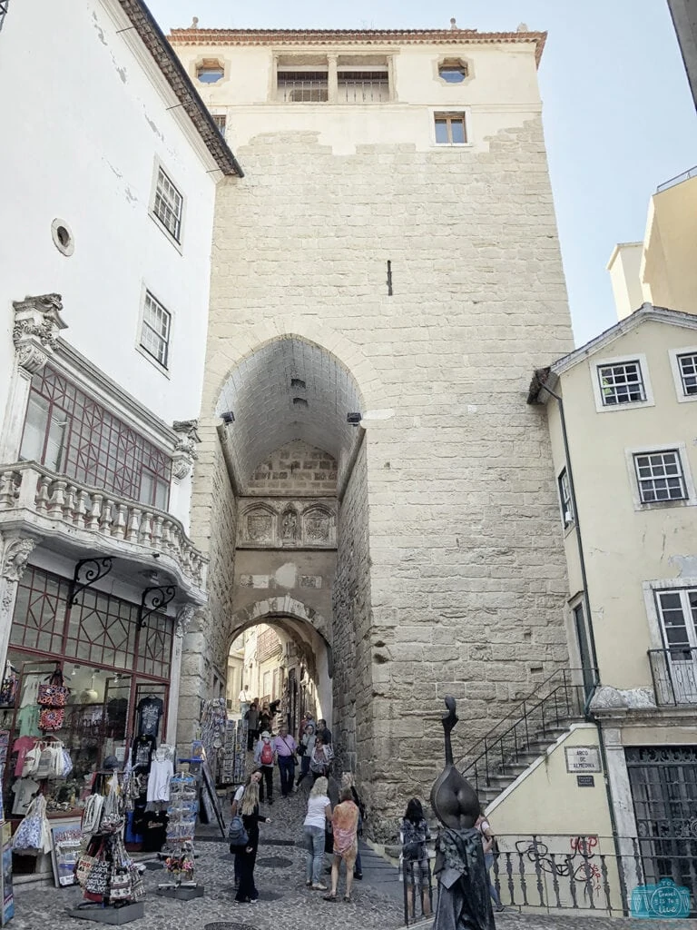 Torre de Almedina