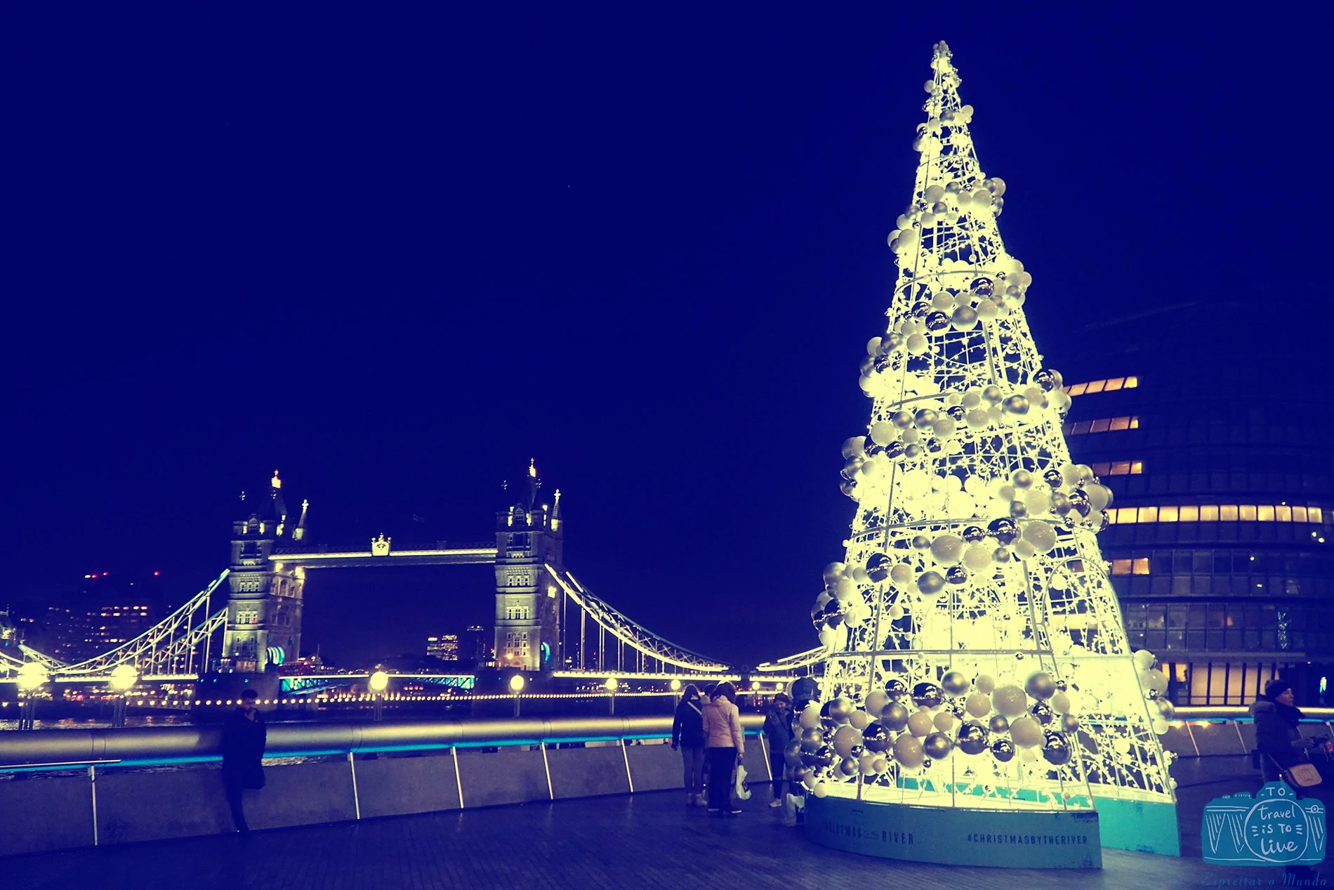 Christmas by the river at London Bridge City