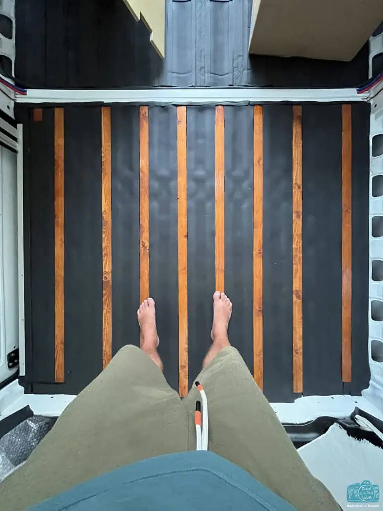 transformação de uma carrinha em autocaravana